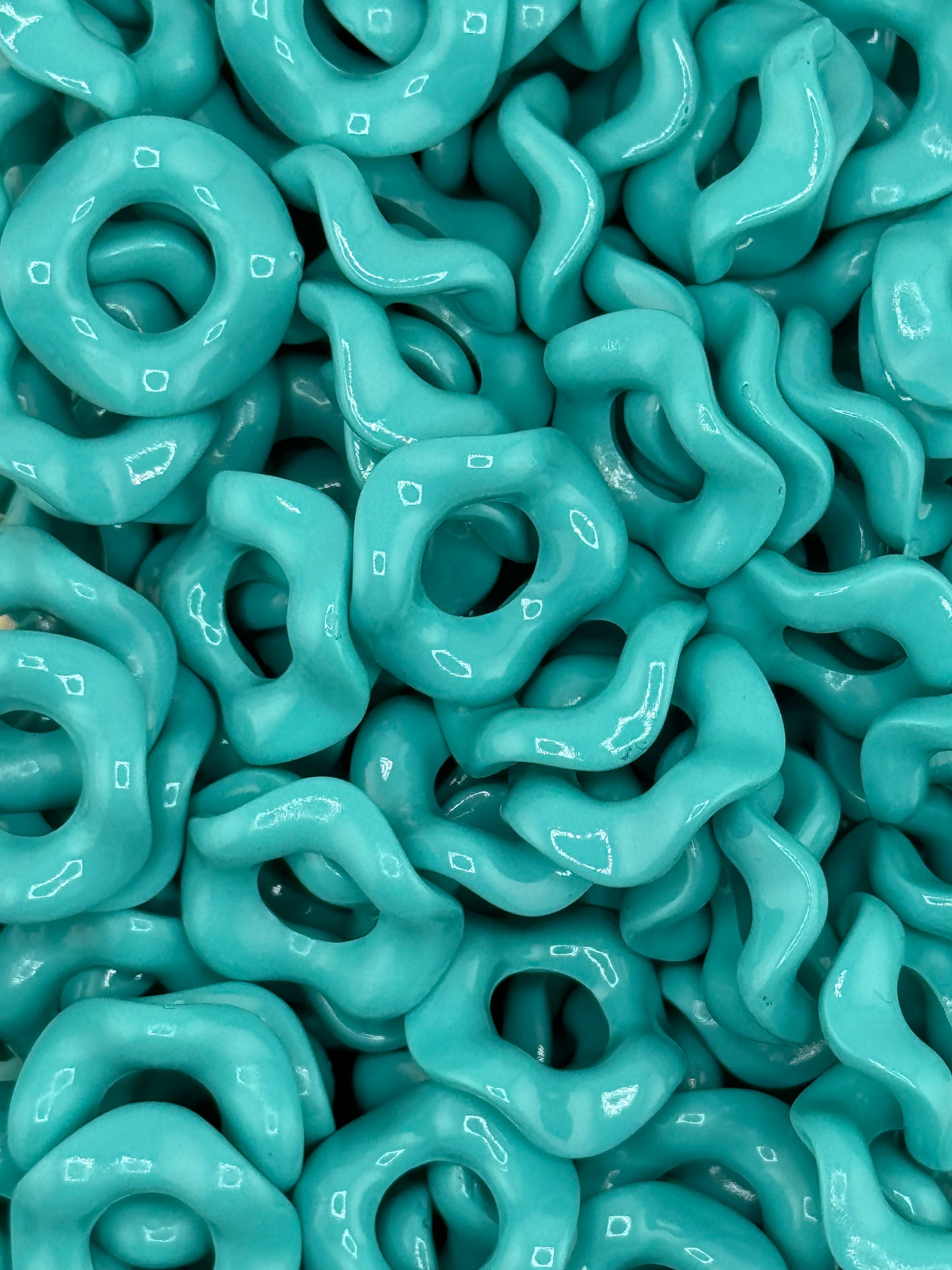 Wavy Acrylic 15mm Spacers (10ct)
