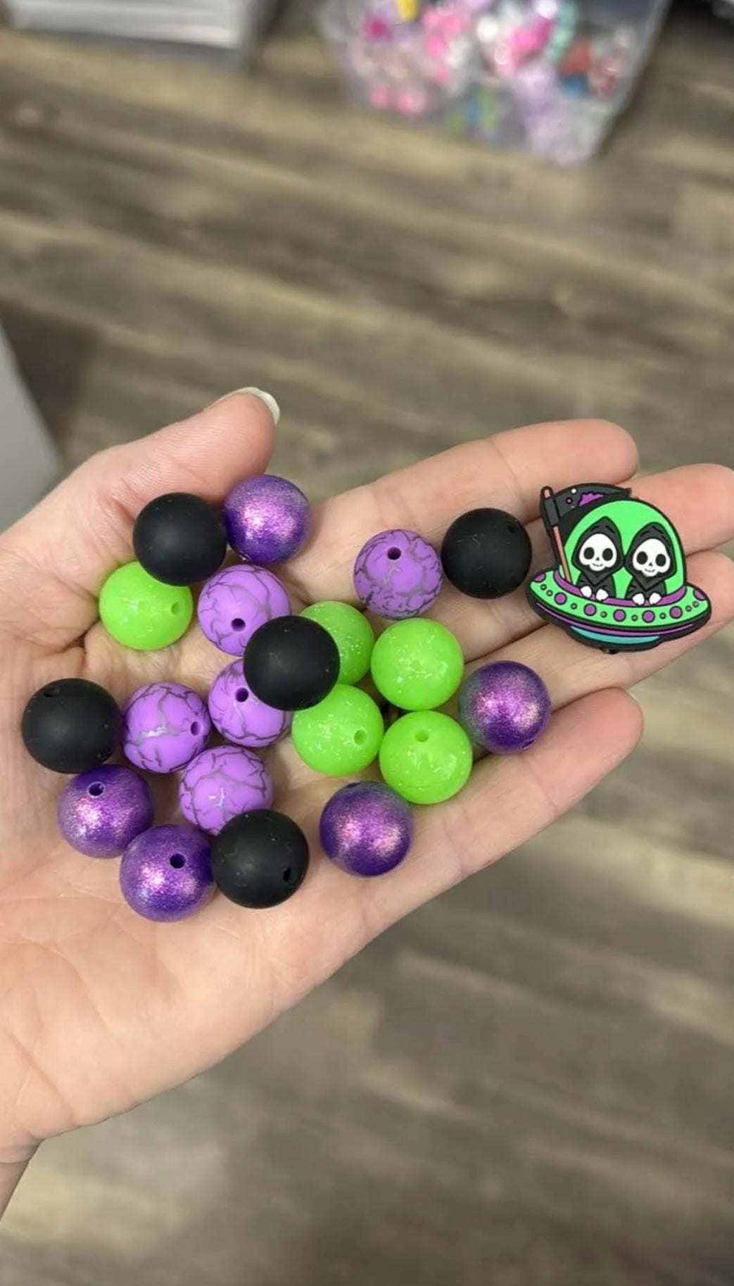 Wristlet Kit ~ Spooky UFO