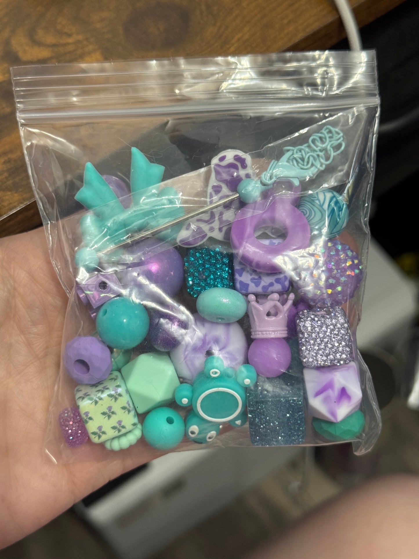 Destash Auction : Curated Chaos Bag #29