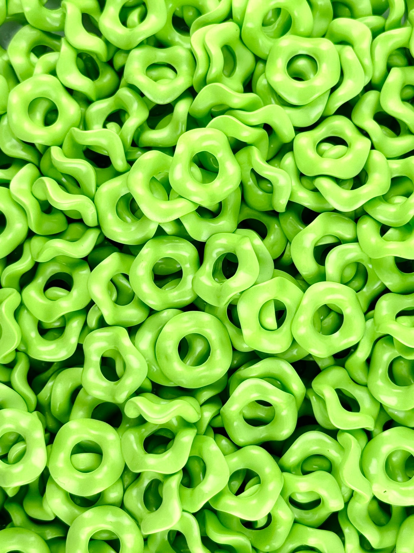 Wavy Acrylic 15mm Spacers (10ct)