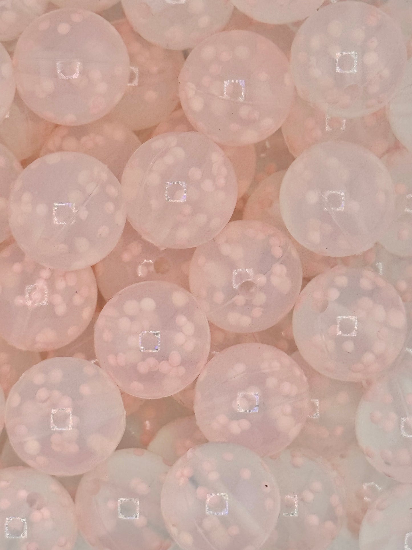 P370 Precious Pink Confetti 15mm Silicone