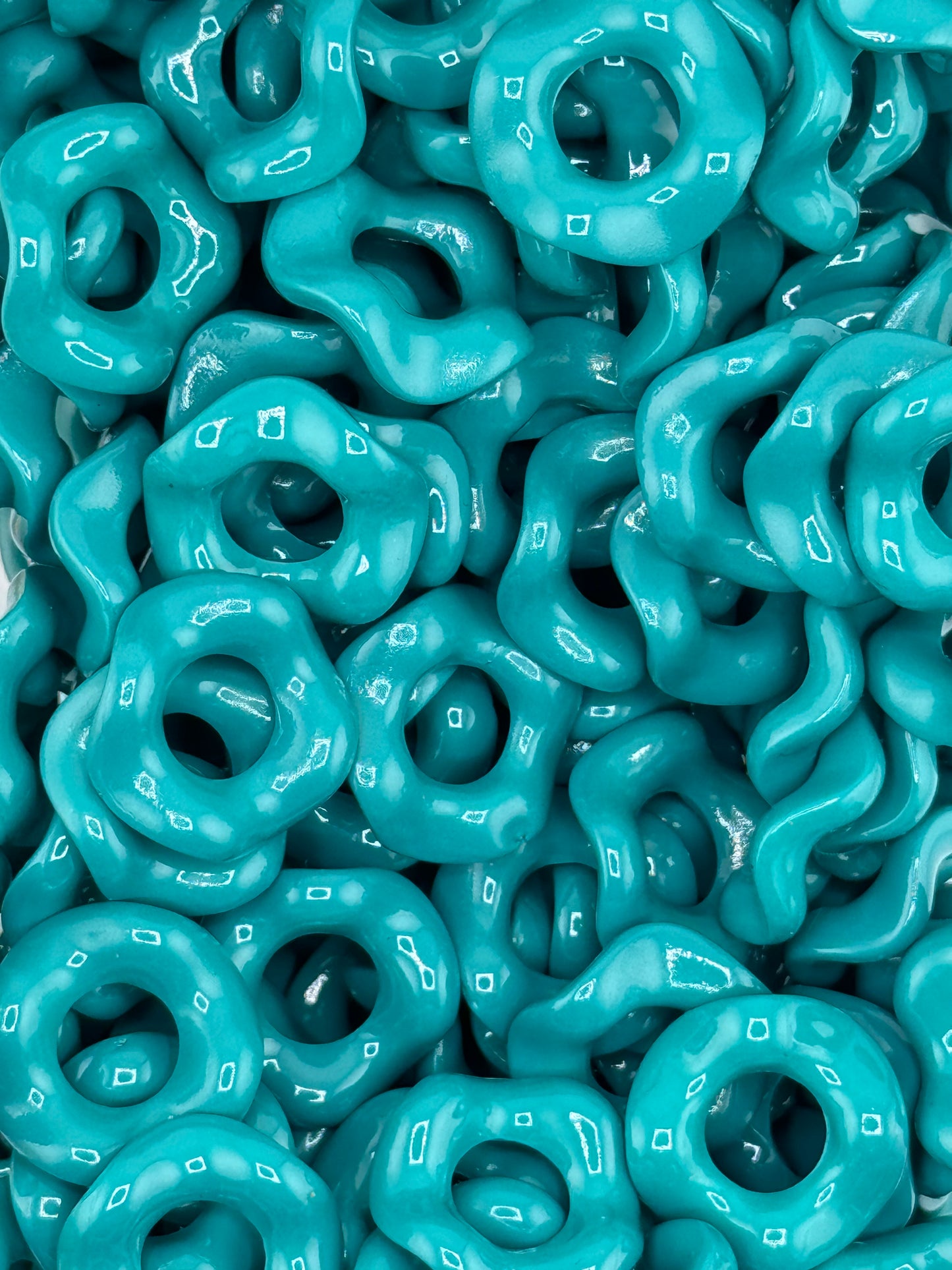 Wavy Acrylic 15mm Spacers (10ct)