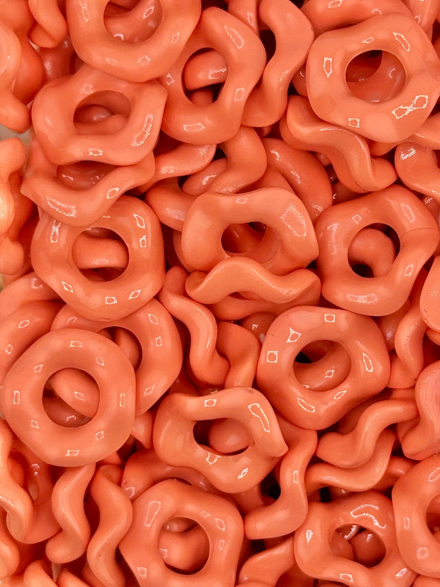 Wavy Acrylic 15mm Spacers (10ct)