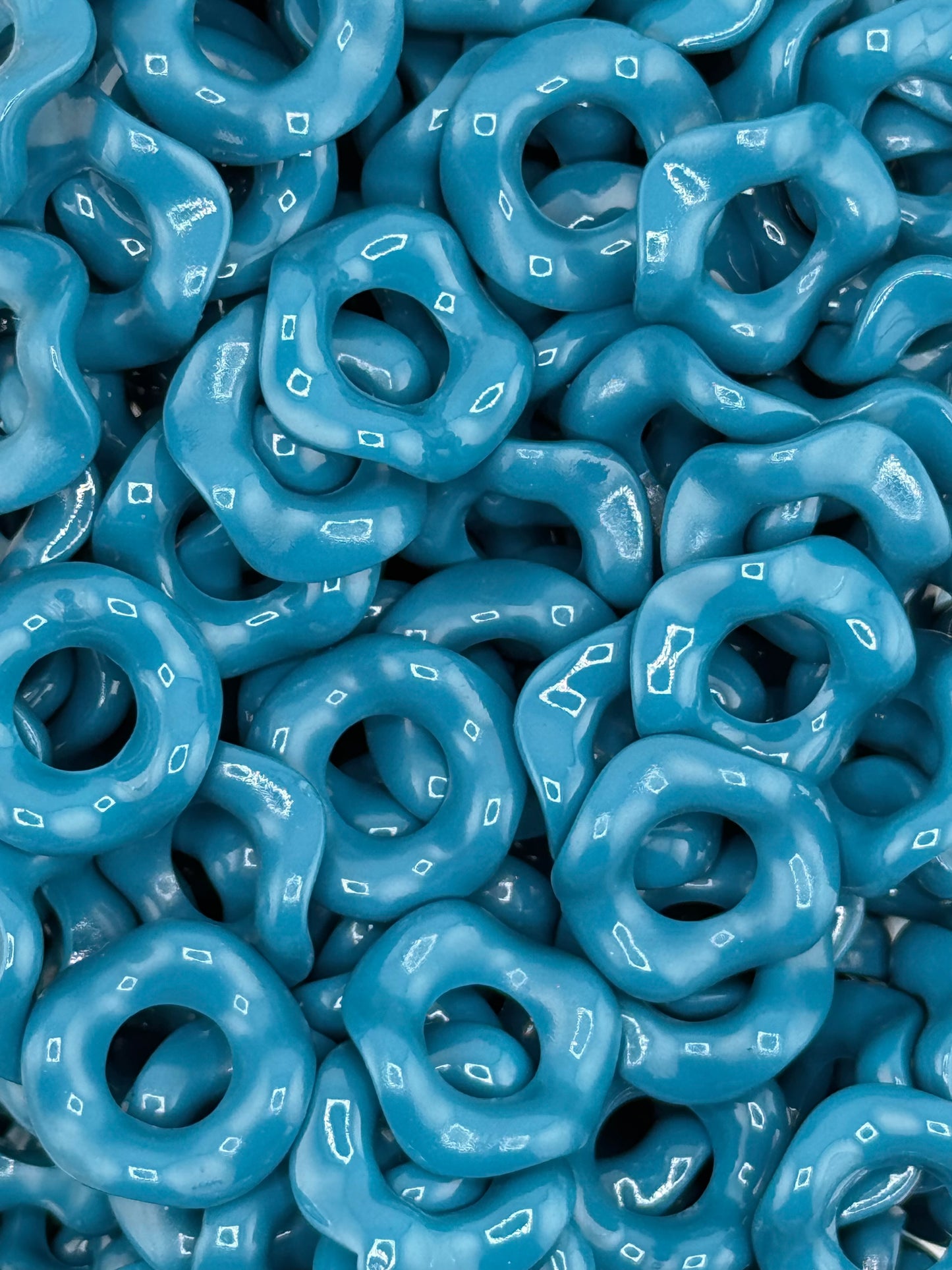 Wavy Acrylic 15mm Spacers (10ct)