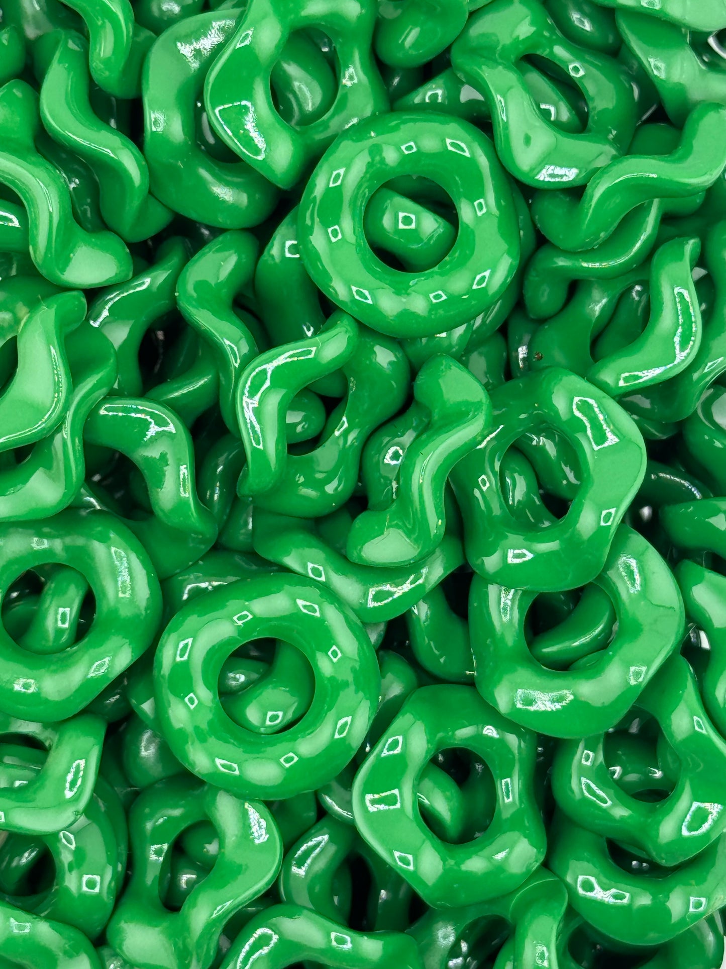 Wavy Acrylic 15mm Spacers (10ct)