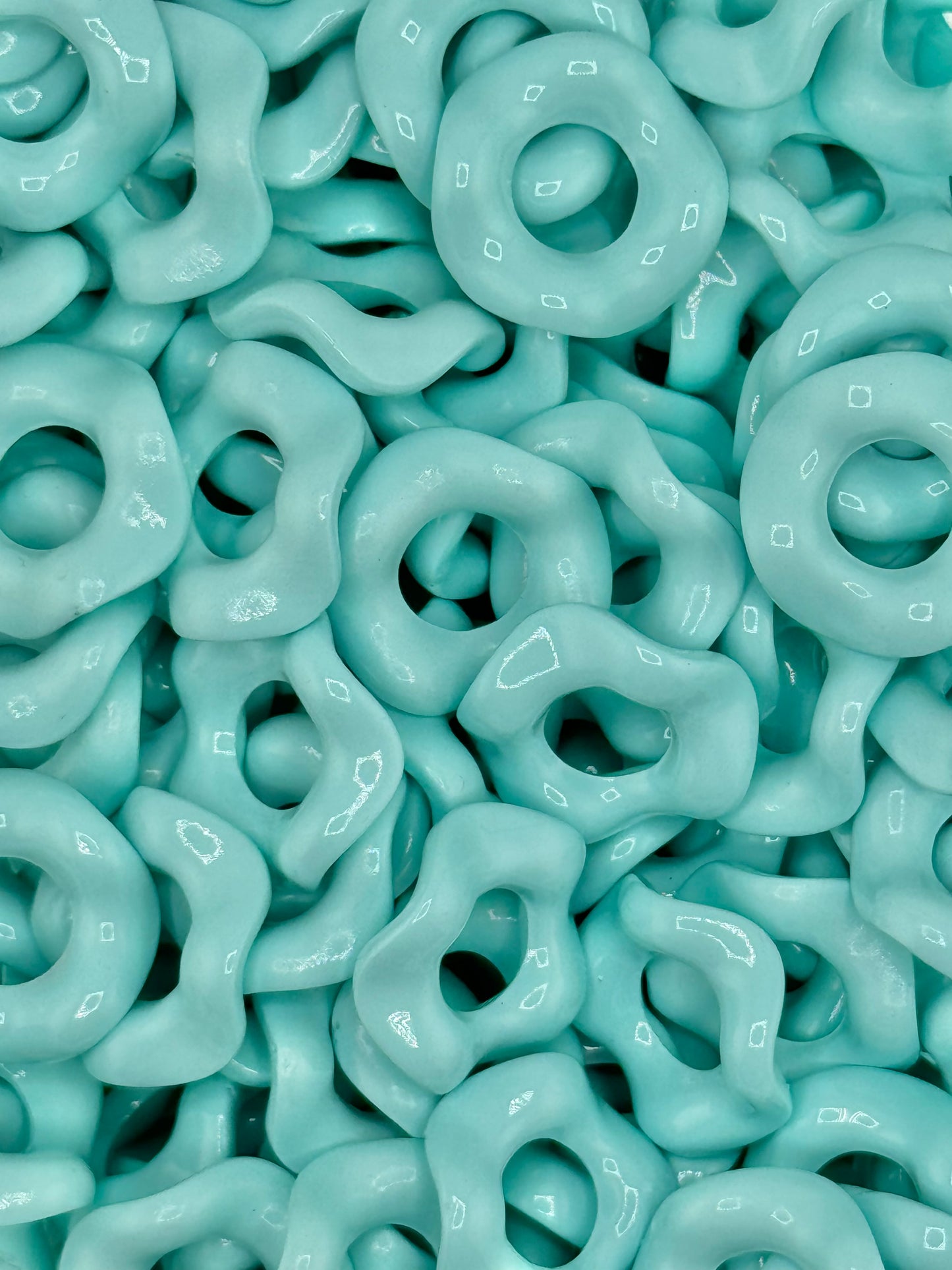 Wavy Acrylic 15mm Spacers (10ct)