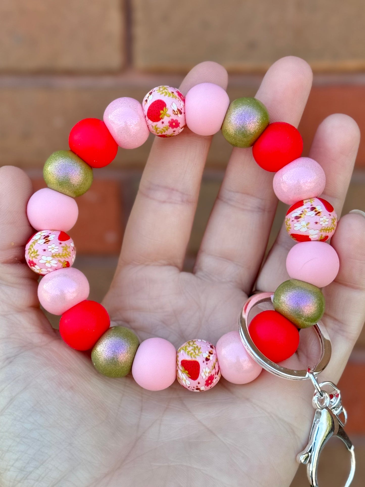 (Wholesale) Strawberry Fields Wristlet