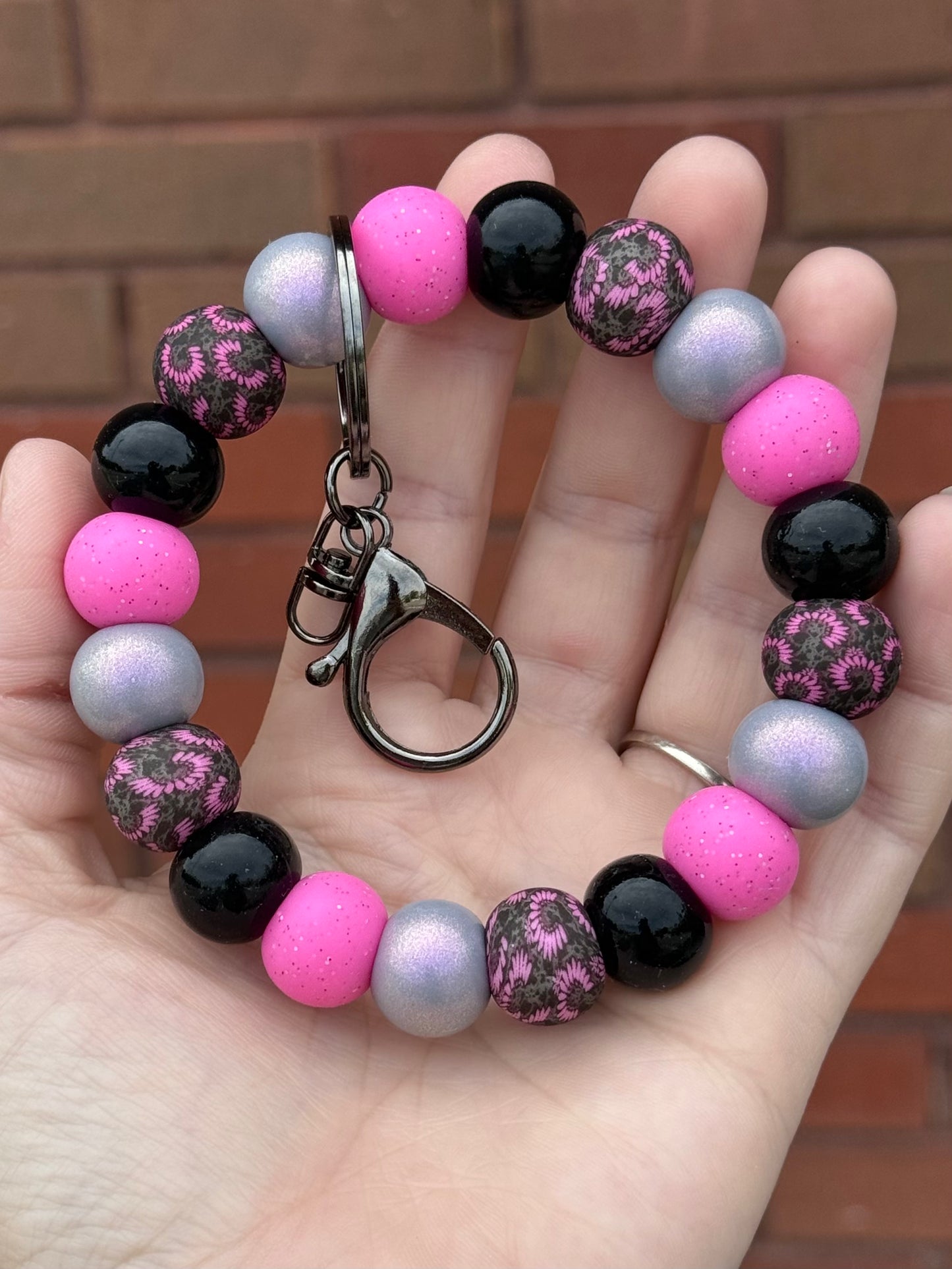 (Wholesale)Concho Studded Leopard Wristlet