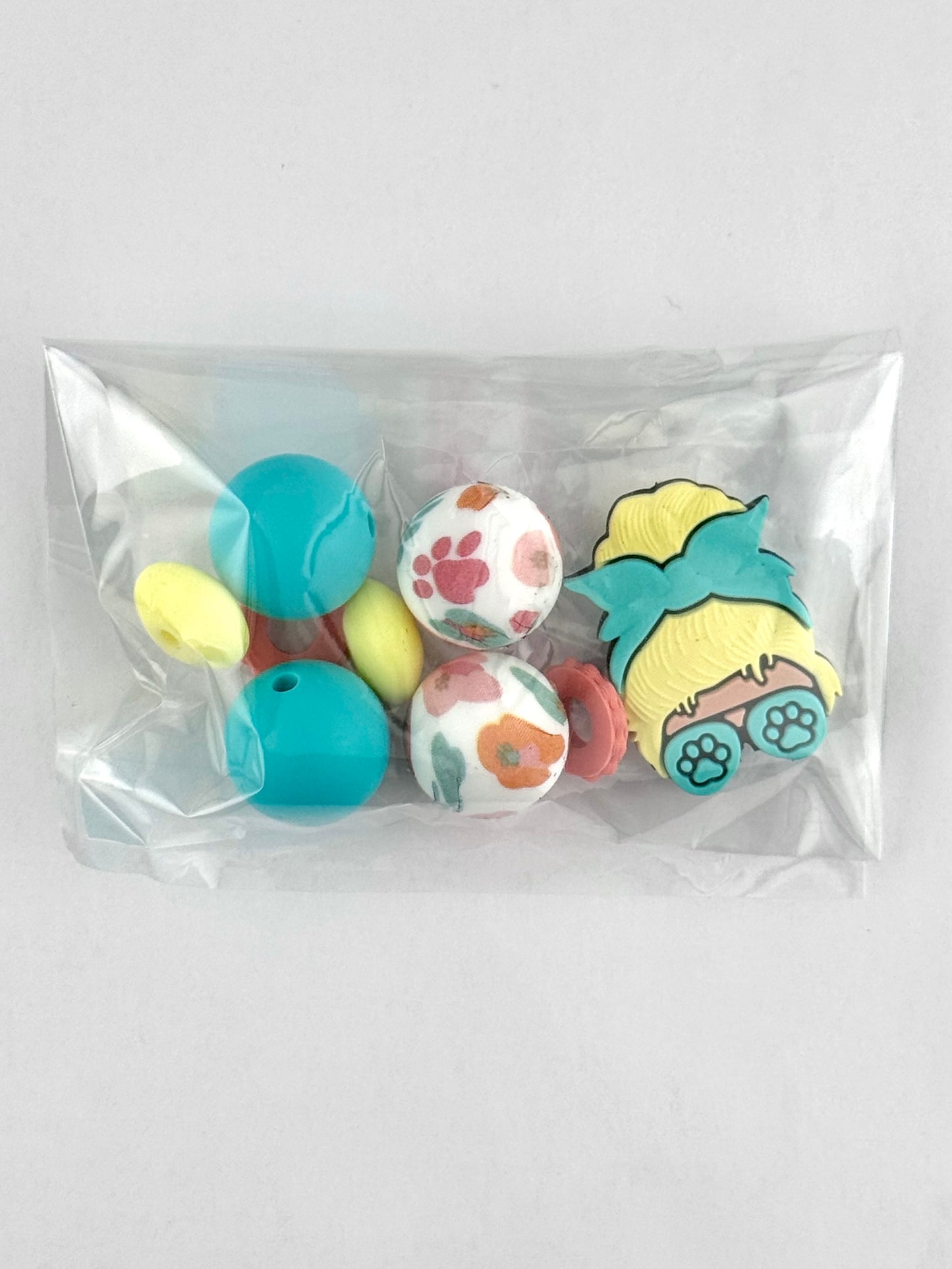 Bead Bag - Blonde Dog Mom