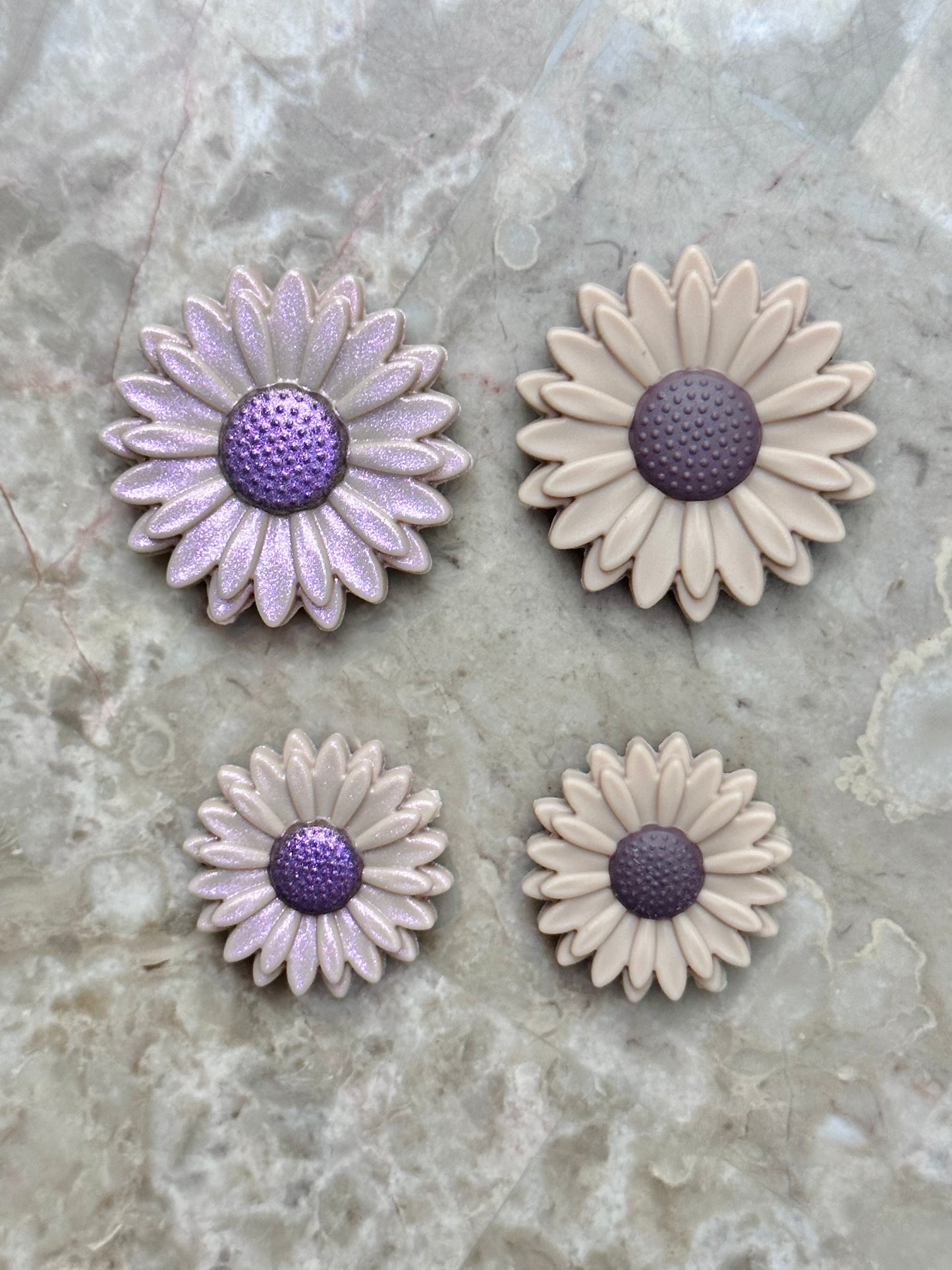New Taupe Daisy Focal