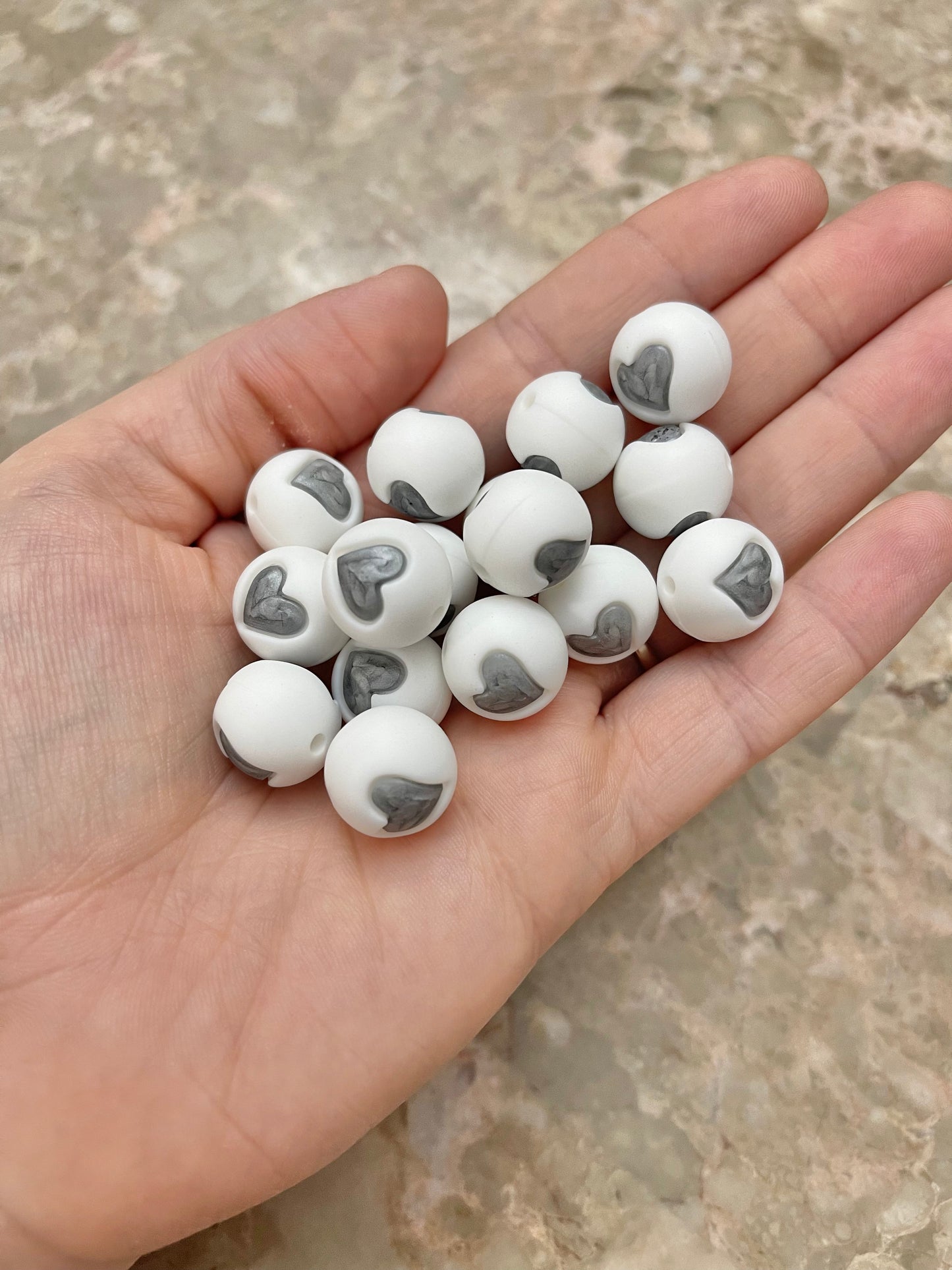 P390 Embossed White/Silver Heart 15mm