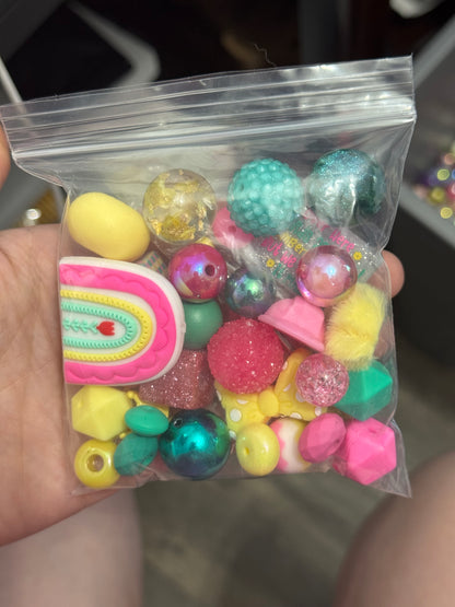 Destash Auction : Curated Chaos Bag #31