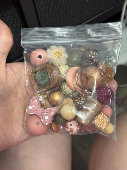 Destash Auction : Curated Chaos Bag #24