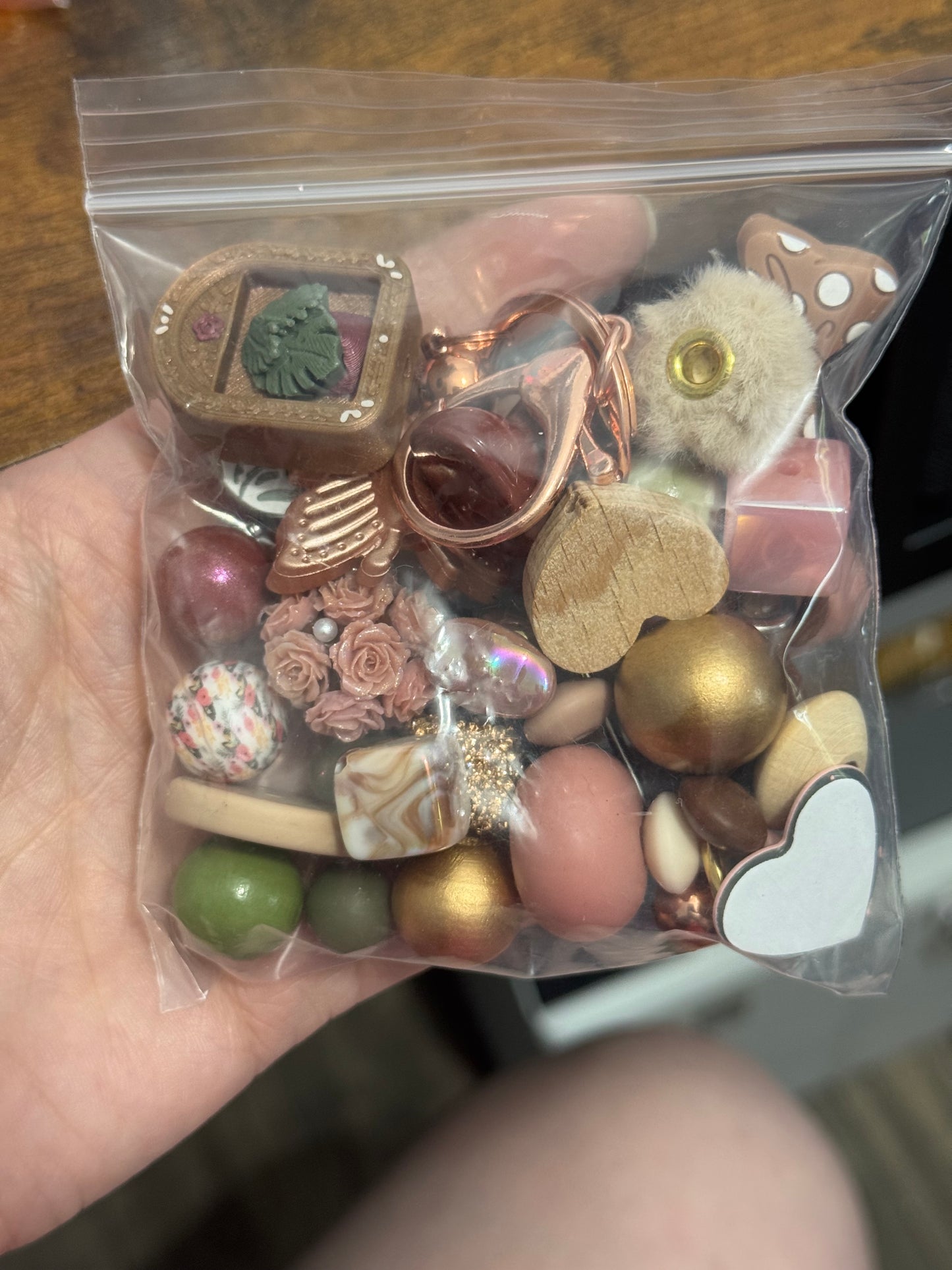 Destash Auction : Curated Chaos Bag #25