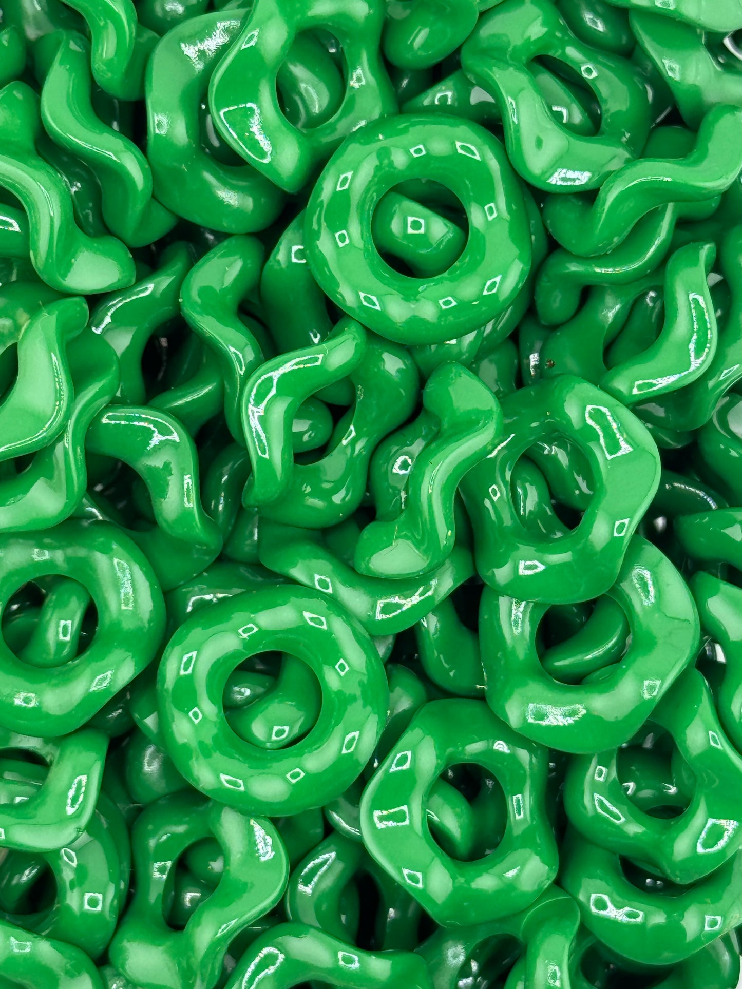 Wavy Acrylic 13mm Spacers (10ct)