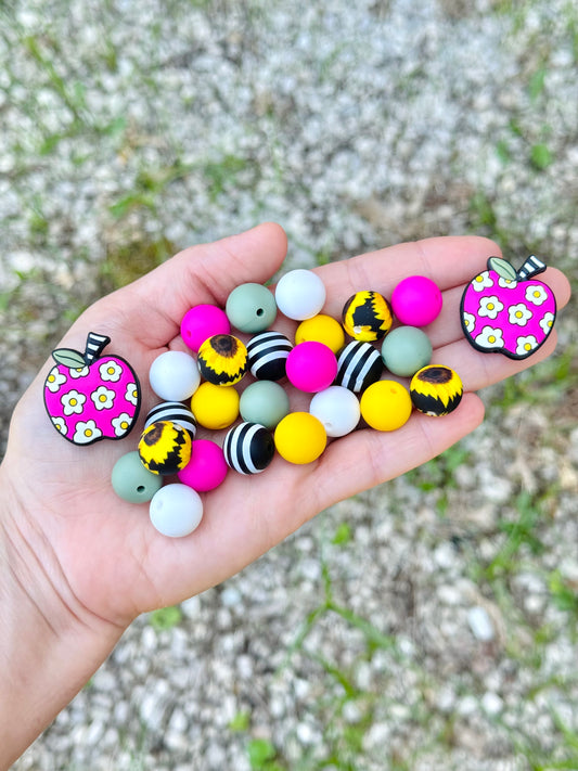 Bead Mix 26ct ~ Funky Apples
