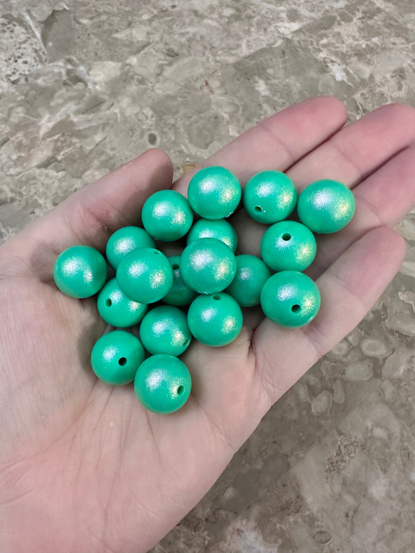 Opal #30 Kelly Green 15mm Round