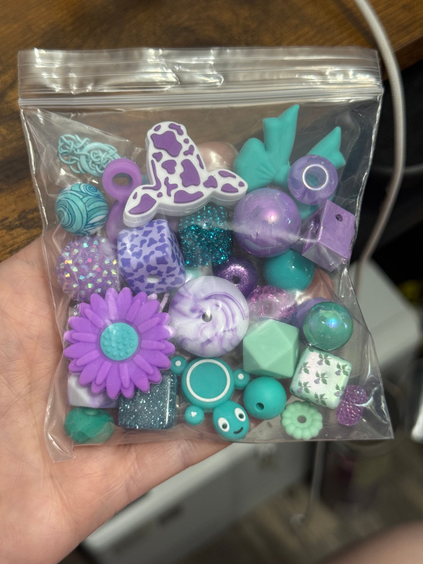 Destash Auction : Curated Chaos Bag #29