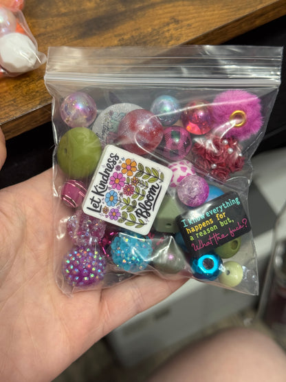 Destash Auction : Curated Chaos Bag #21