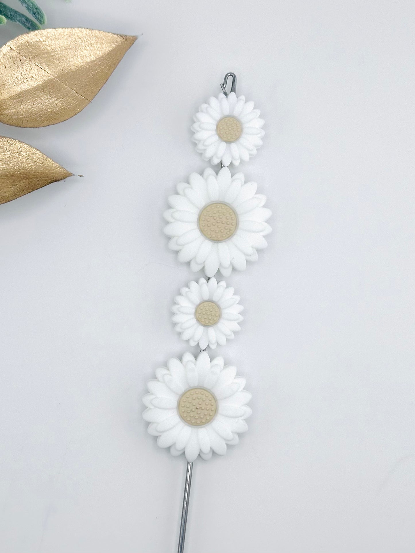 Neutral White Daisy Focal