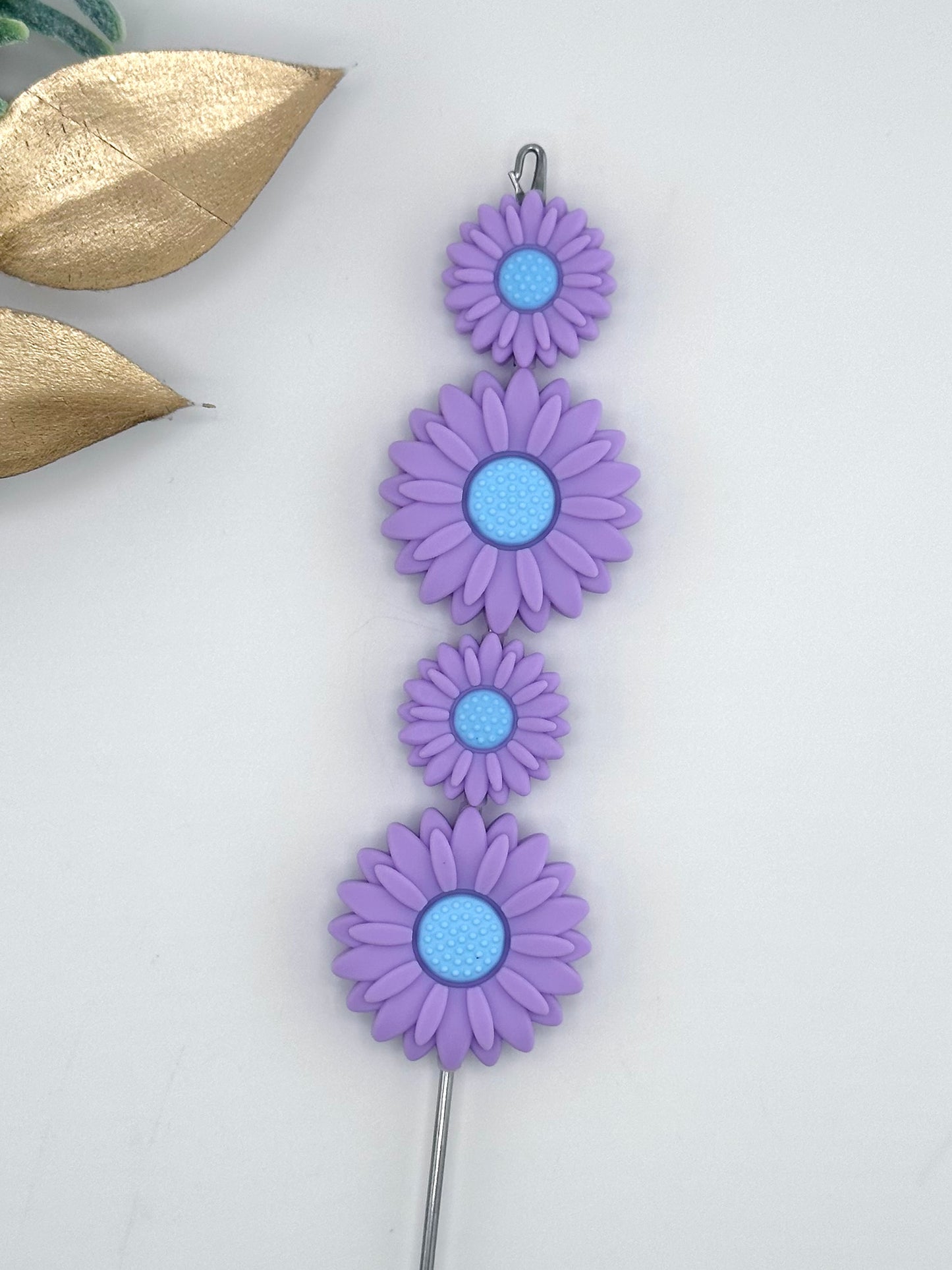 Macaron Purple Daisy Focal (Baby Blue Center)