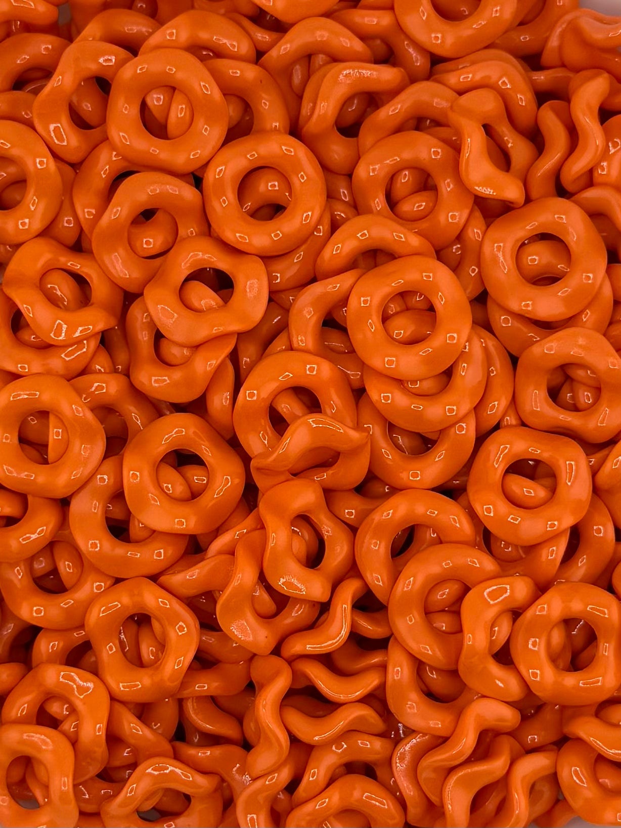 Wavy Acrylic 15mm Spacers (10ct)