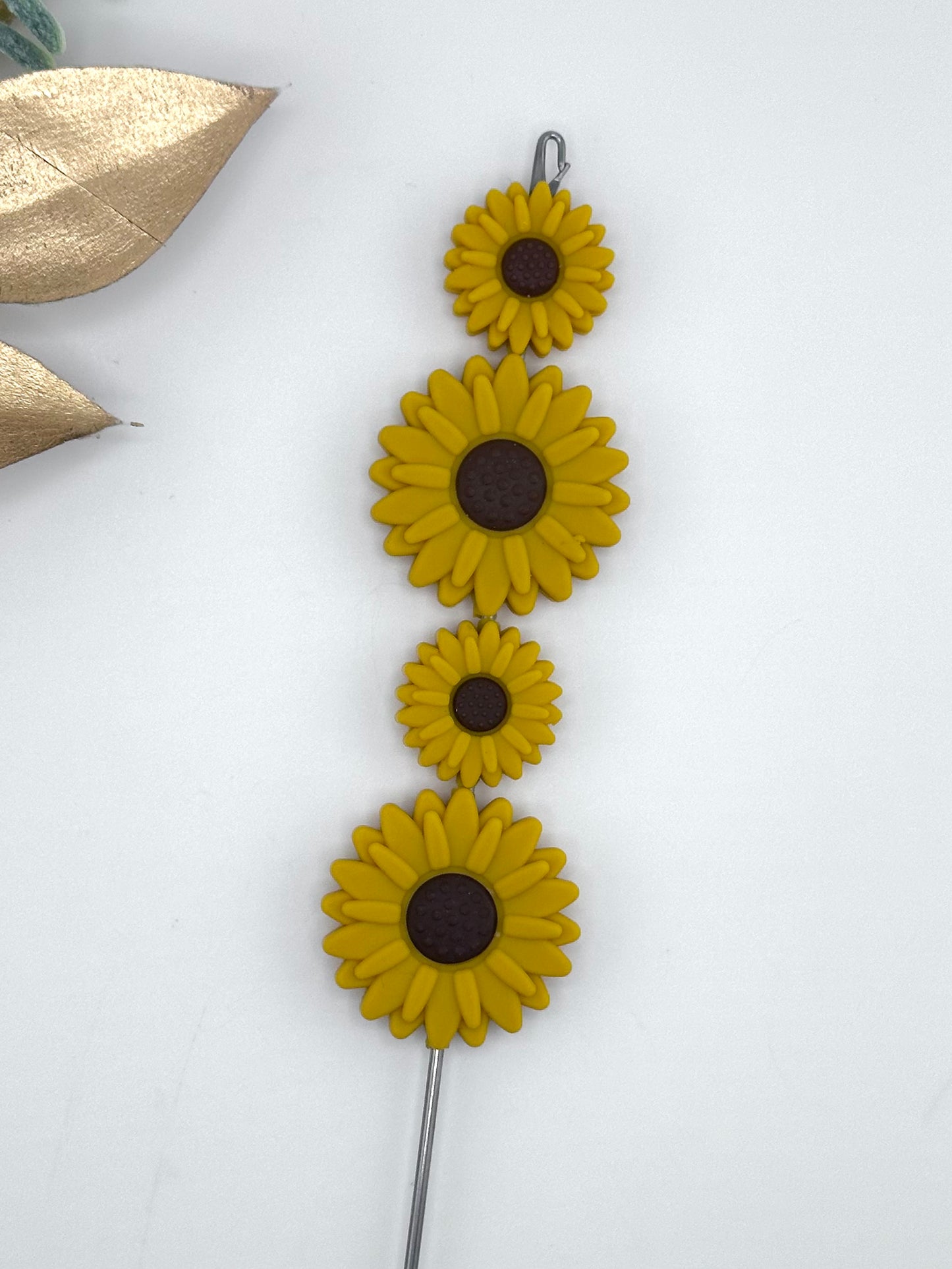 Mustard Daisy Focal