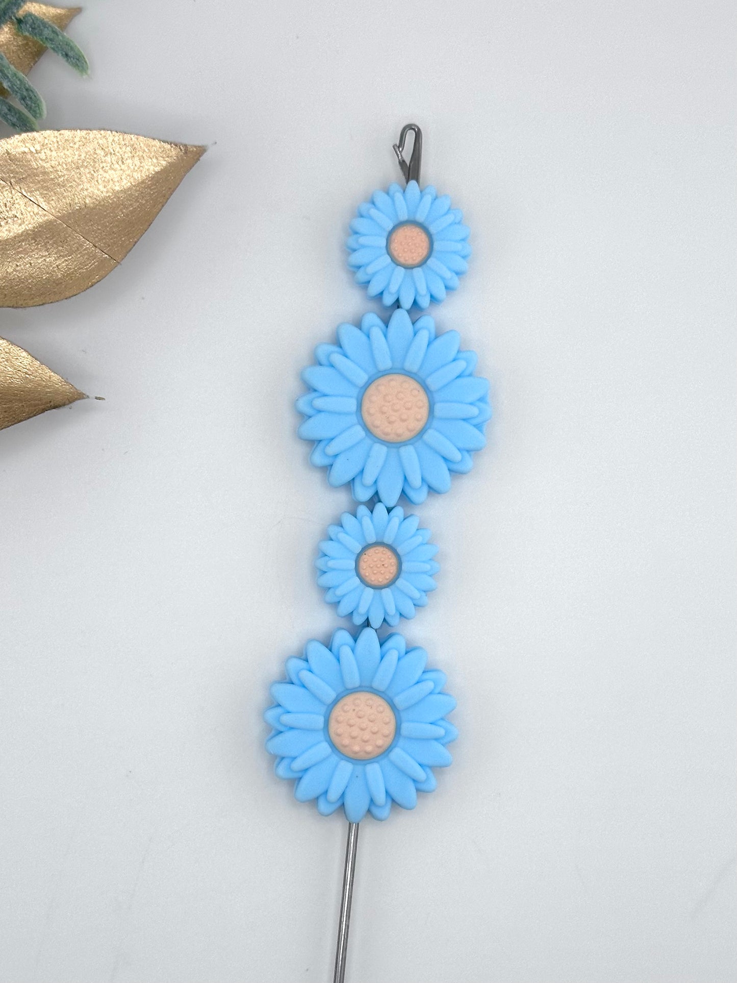 Baby Blue Daisy Focal (Neutral Center)