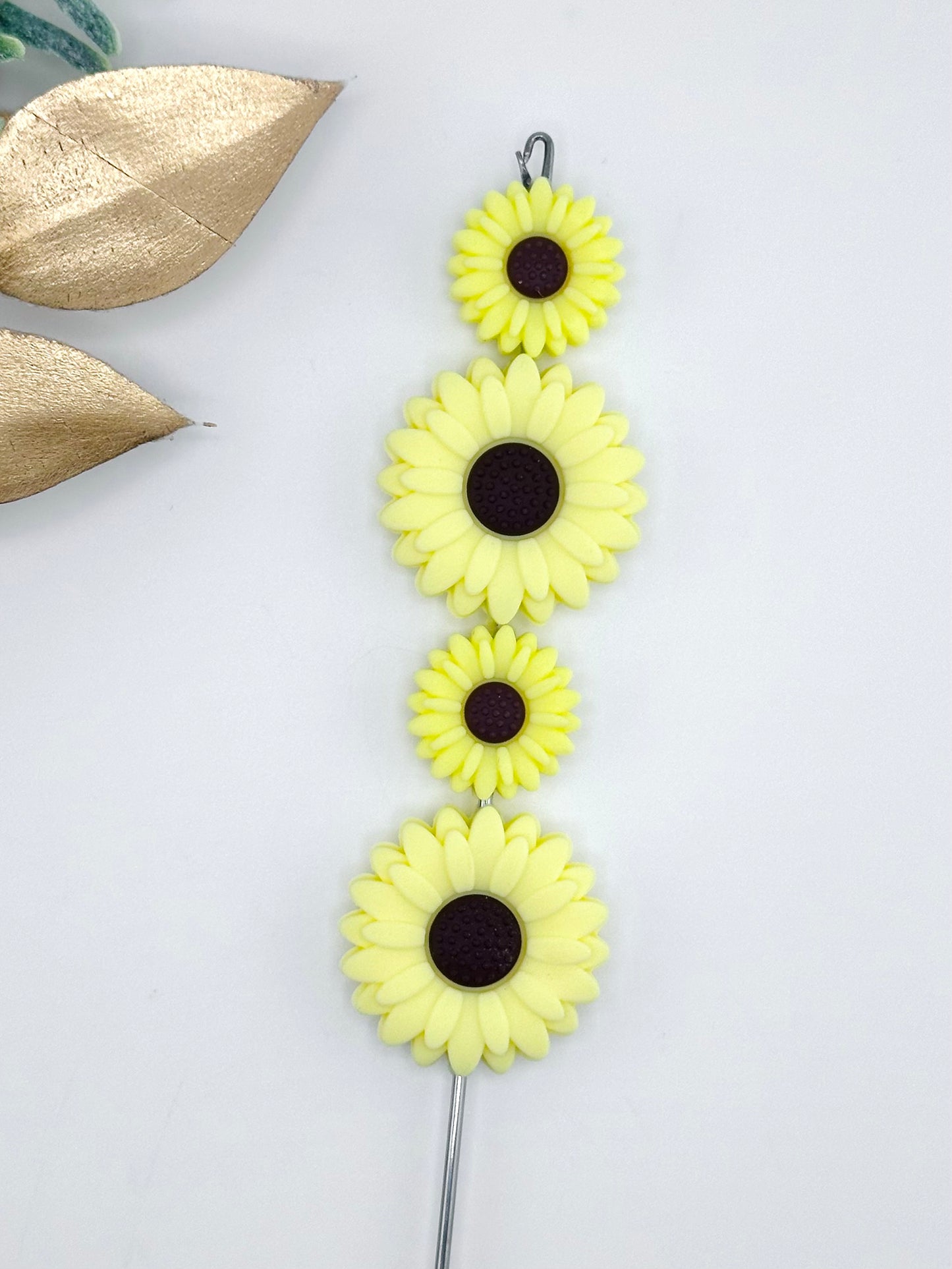 Baby Yellow Daisy Focal