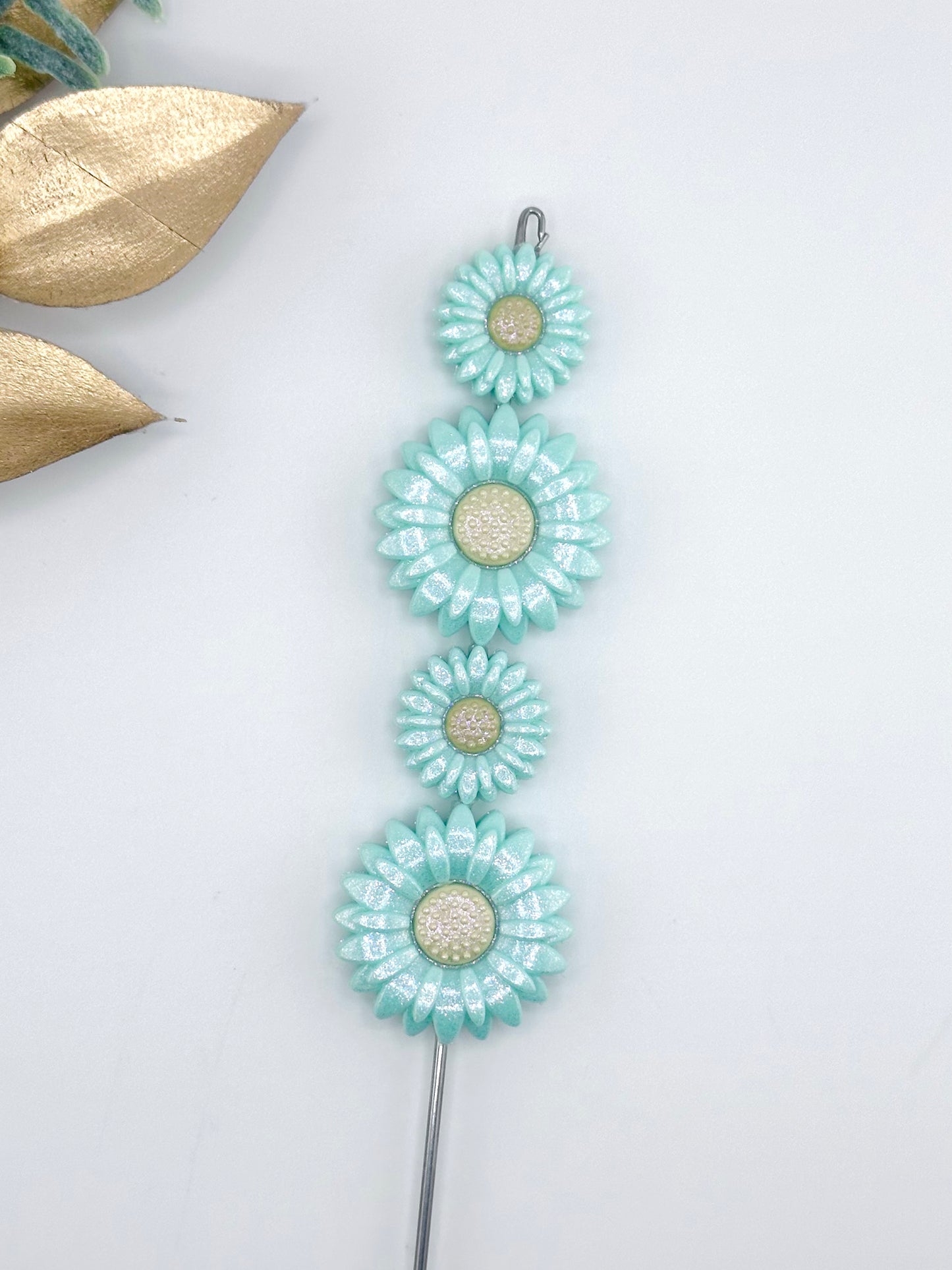 Opal Mint Daisy Focal