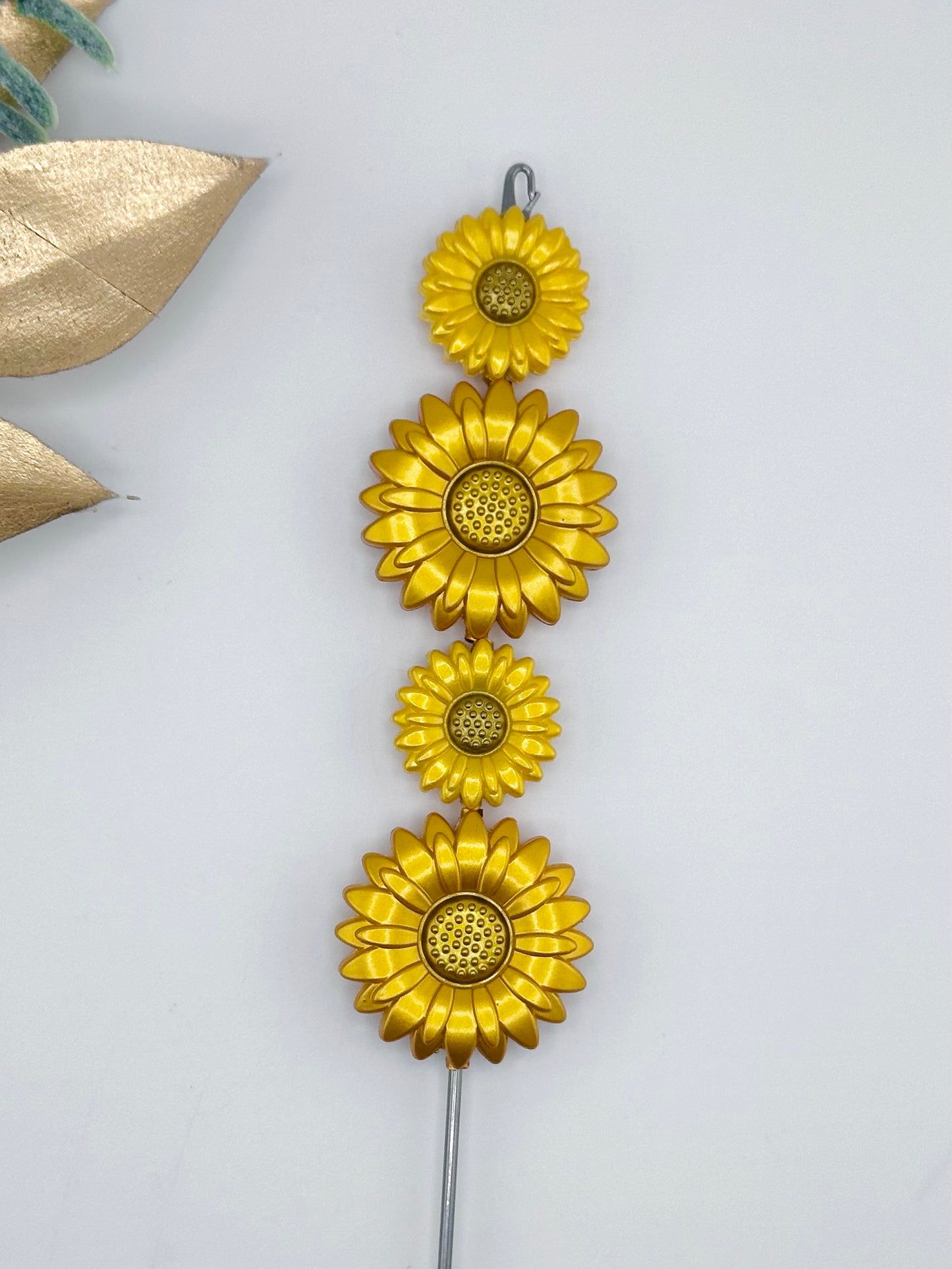 Yellow Gold Metallic Daisy Focal