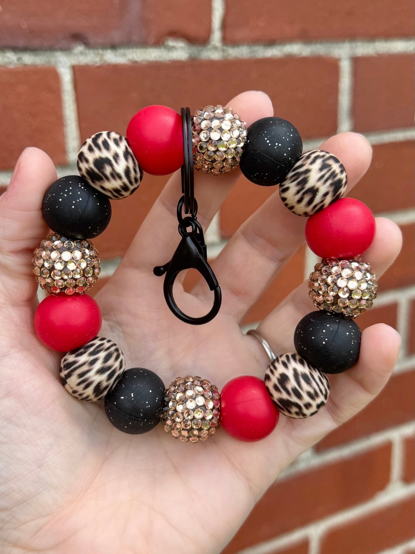 (Wholesale) Wristlet 19mm ~ Red Room Leopard