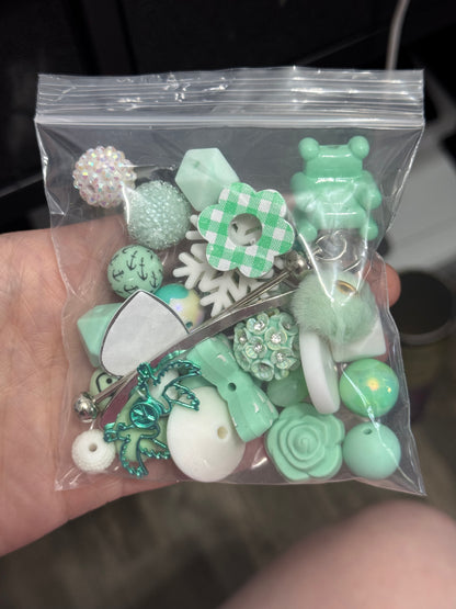 Destash Auction : Curated Chaos Bag #19