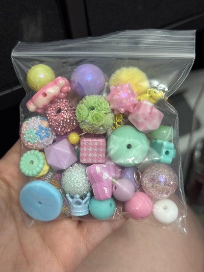 Destash Auction : Curated Chaos Bag #14