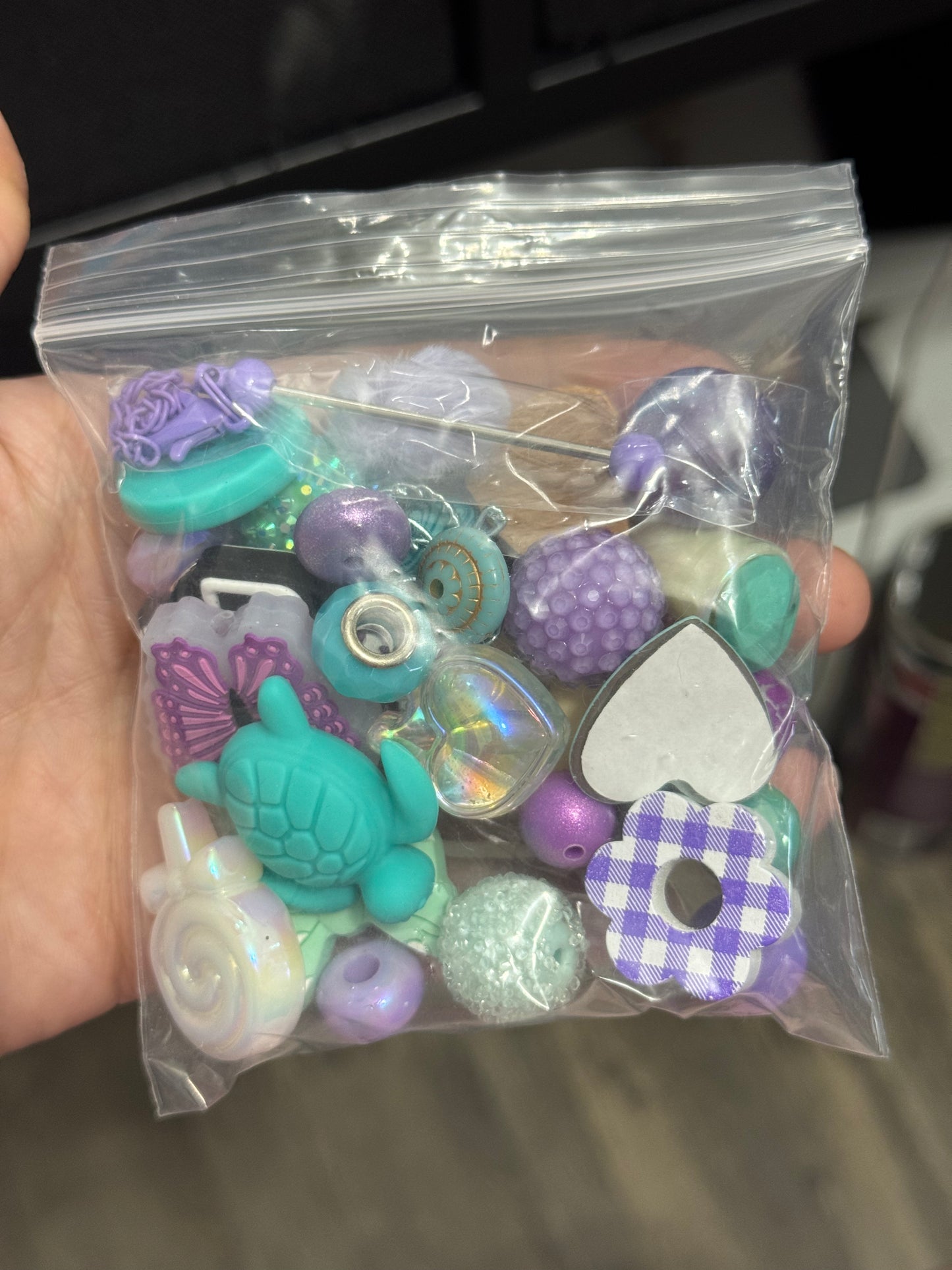 Destash Auction : Curated Chaos Bag #9