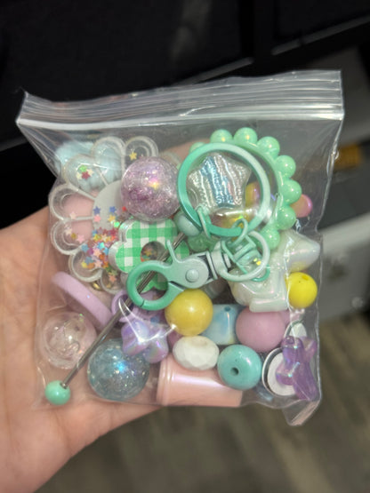 Destash Auction : Curated Chaos Bag #8