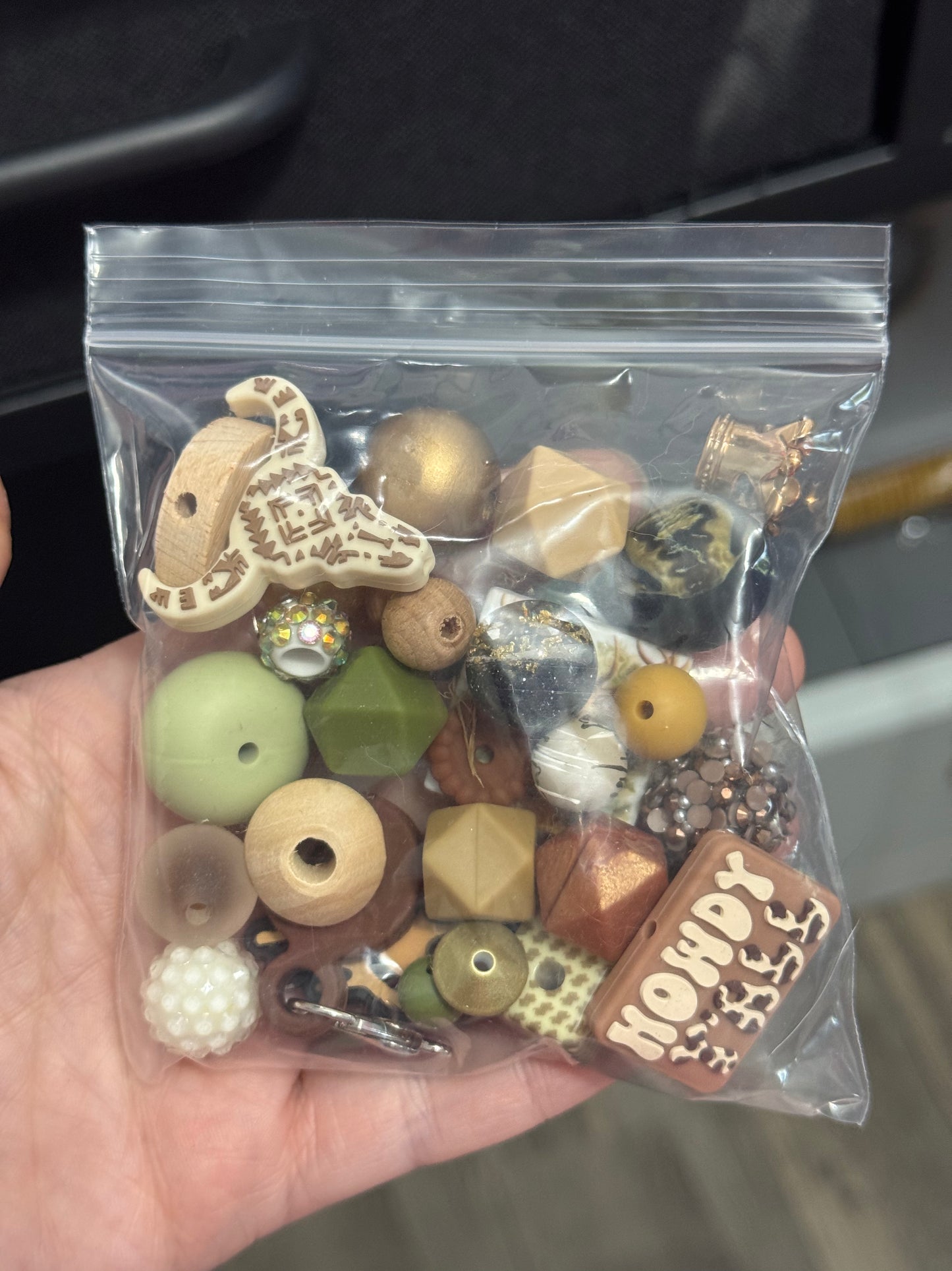 Destash Auction : Curated Chaos Bag #7