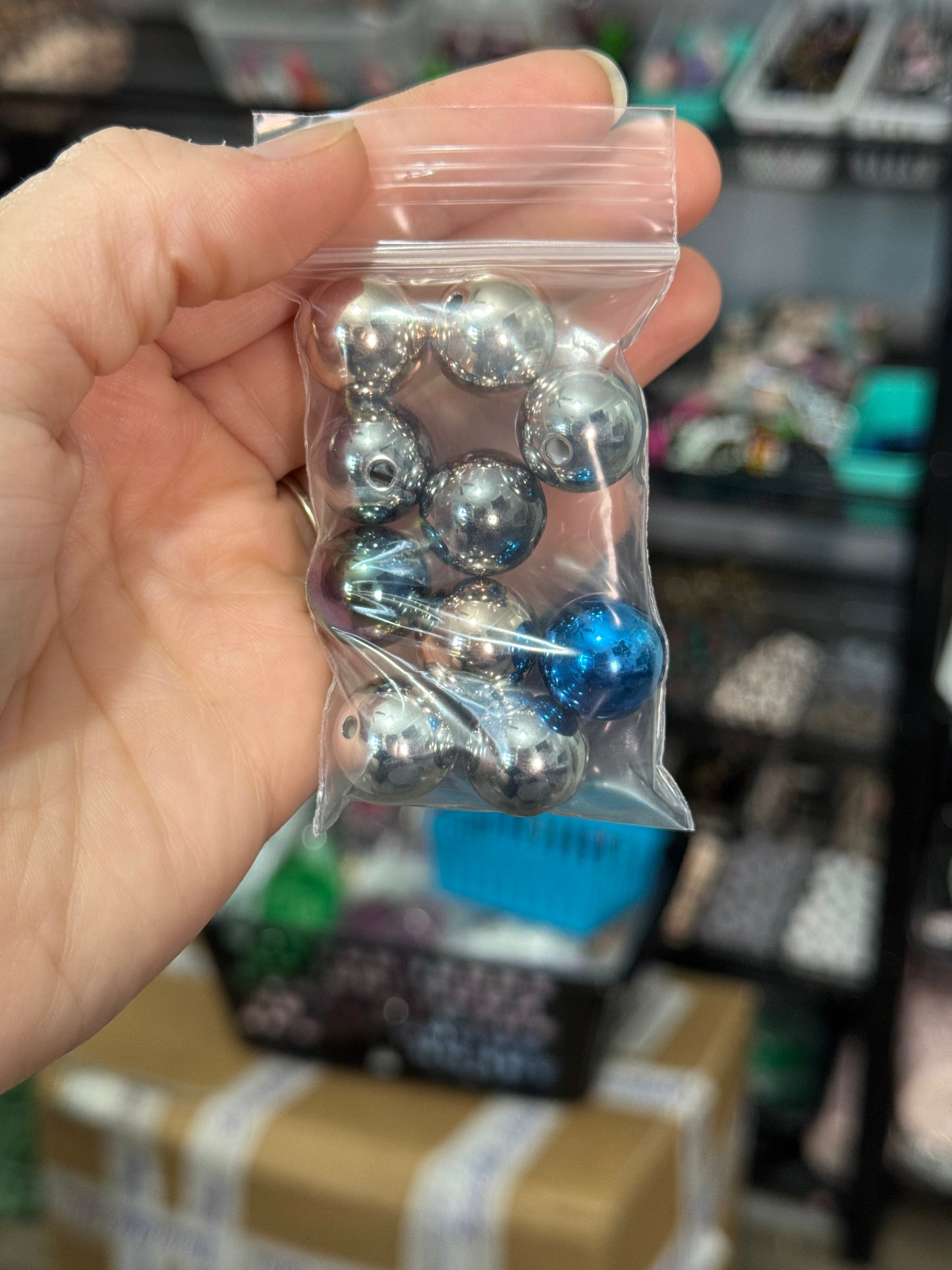 Acrylic Metallic Solid 16mm Mix Pack (10ct)