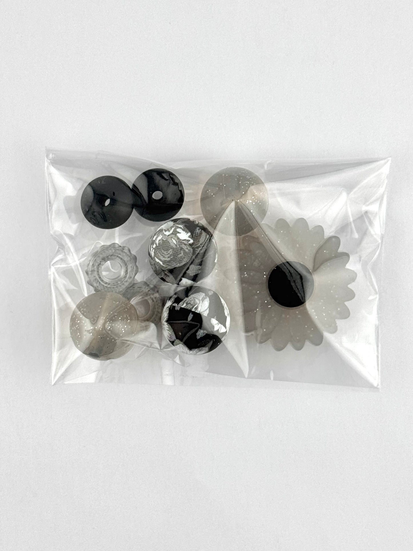 Bead Bag - Glitter Gray Daisy